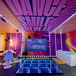 Capsule Karaoke - Jacuzzi - Nintendo Switch 2 - Projecteur Apartamento