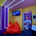 Capsule Karaoke - Jacuzzi - Nintendo Switch 2 - Projecteur Apartamento