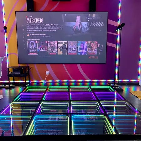 Apartman Capsule Karaoke - Jacuzzi - Nintendo Switch 2 - Projecteur