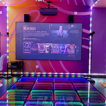 Apartman Capsule Karaoke - Jacuzzi - Nintendo Switch 2 - Projecteur