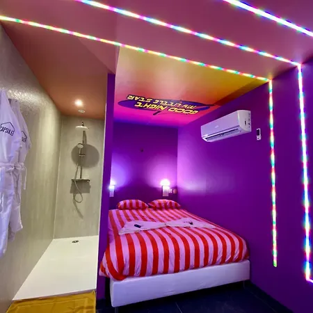 Apartman Capsule Karaoke - Jacuzzi - Nintendo Switch 2 - Projecteur