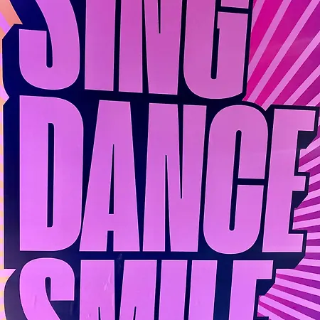 Apartman Capsule Karaoke - Jacuzzi - Nintendo Switch 2 - Projecteur